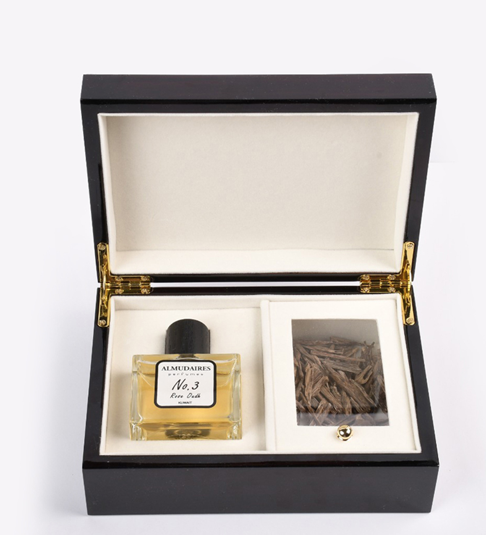 صندوق عطور بني